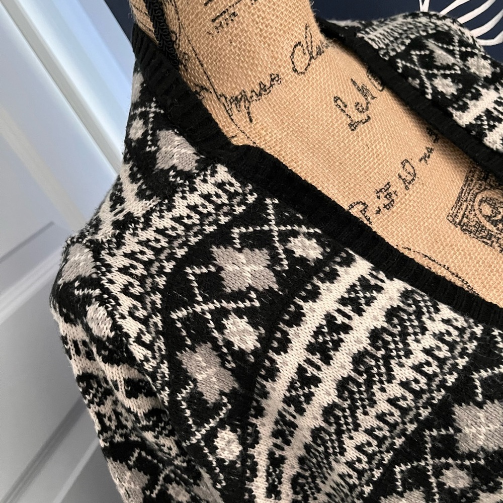 Vintage Wool Blend Open Front Jacquard Knit Shawl - Picture 5 of 5